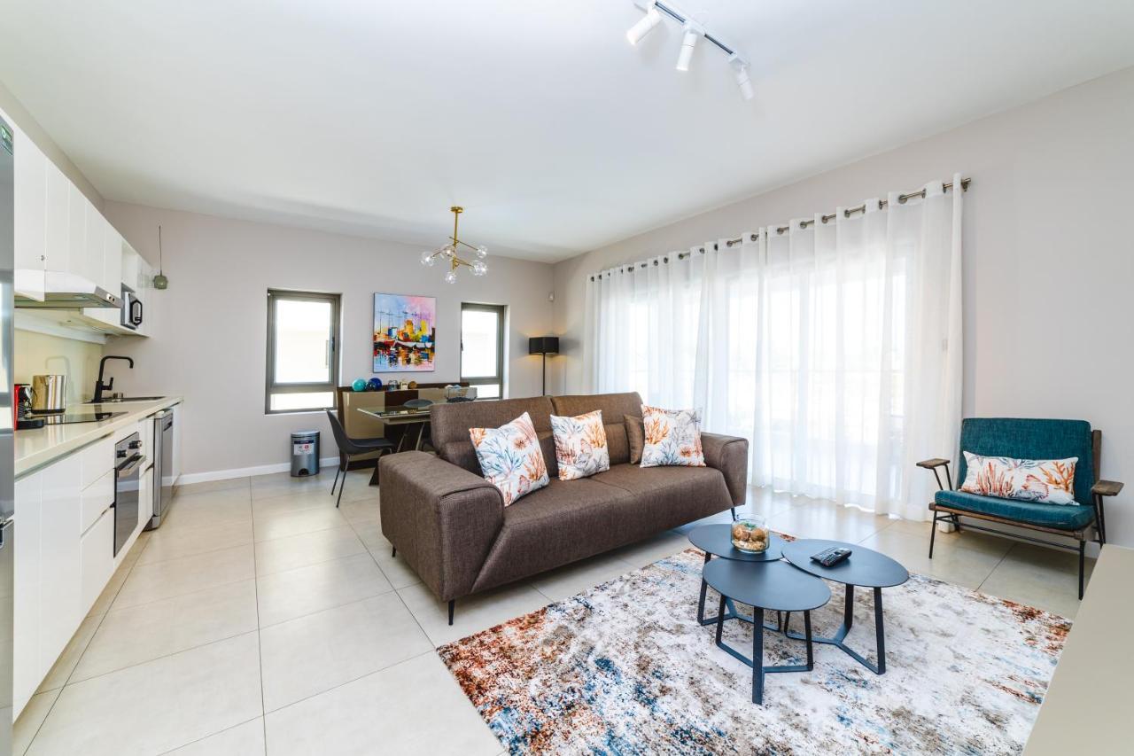 Beachcove Apartment *
